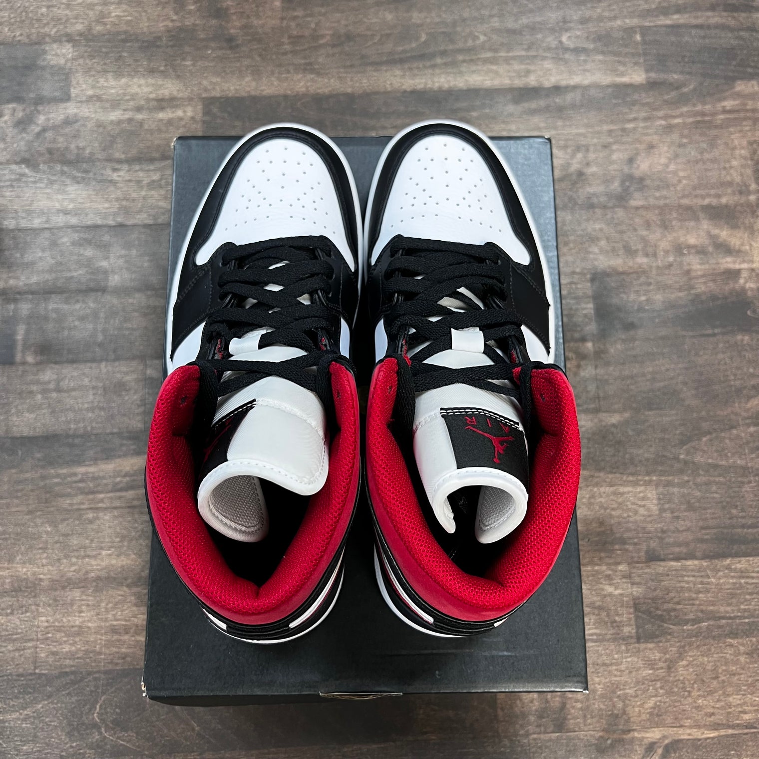 Gym Red Jordan 1 Mid (USED)