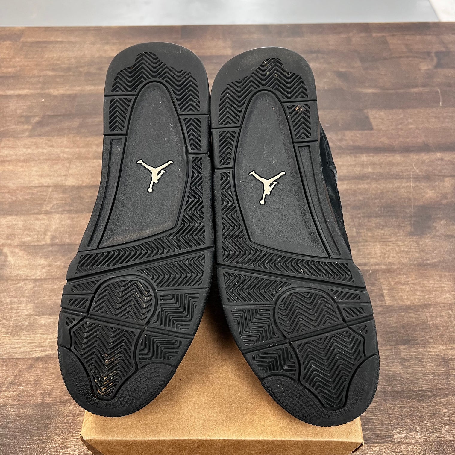 Black Cat Retro 4 (USED, No box)