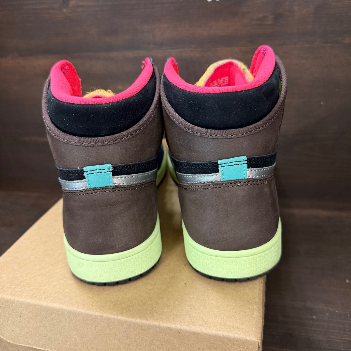 Jordan 1 Retro High Tokyo Bio Hack Size 9 (Pre-Owned) - Image 4