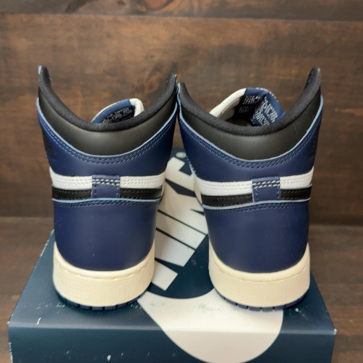 Jordan 1 Retro High OG Midnight Navy (GS) Size 5Y - Image 5