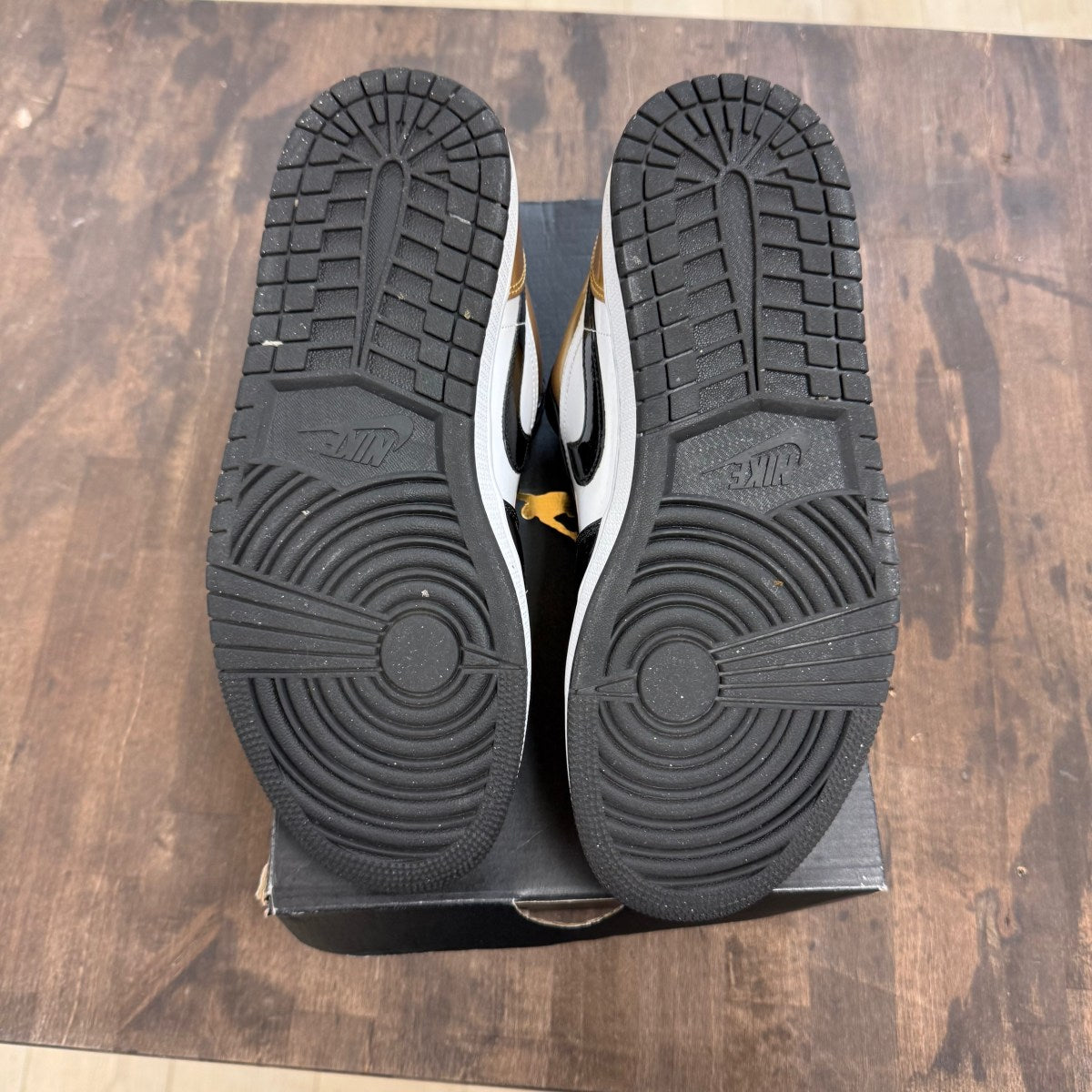 Jordan 1 Low Gold Toe - Image 5