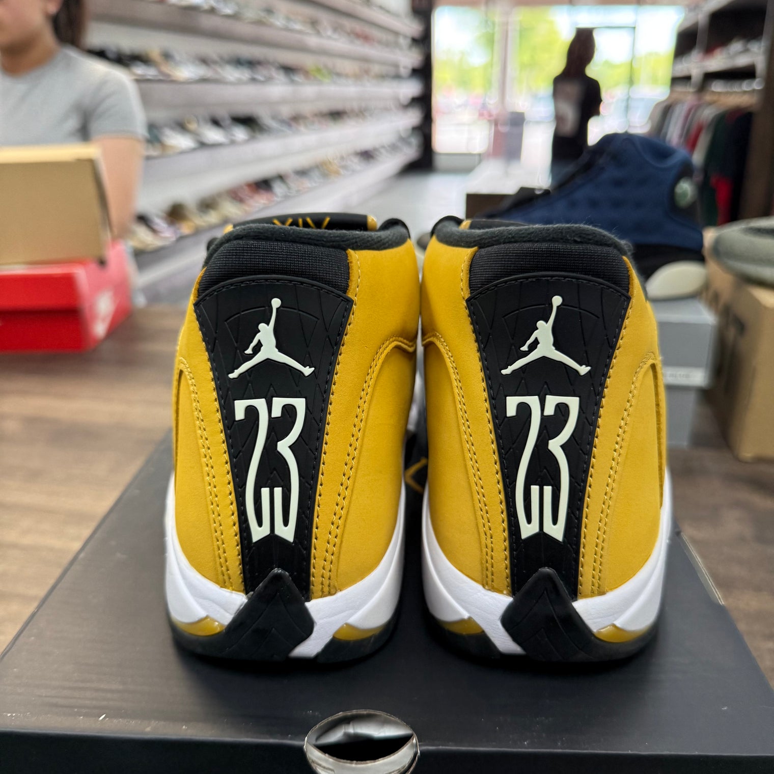 Light Ginger Jordan 14 (USED)