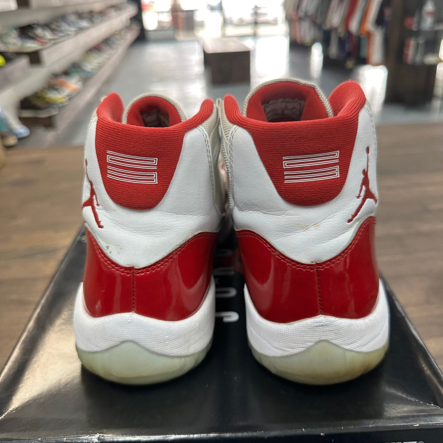 Cherry Jordan 11 (USED)