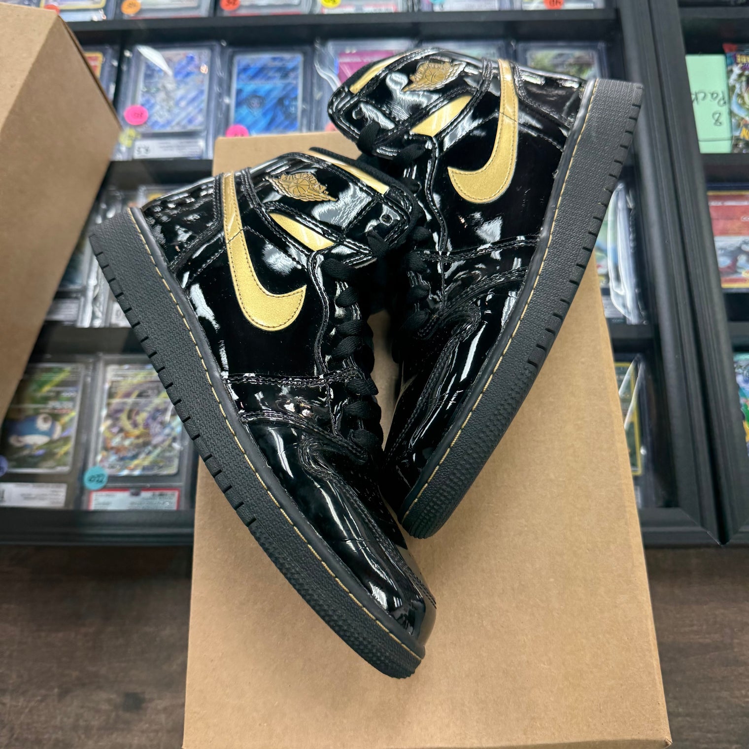 (GS) Black Metallic Gold Jordan 1 High (USED, No Box)
