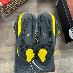Jordan 4 Retro Thunder (2023) - Image 5