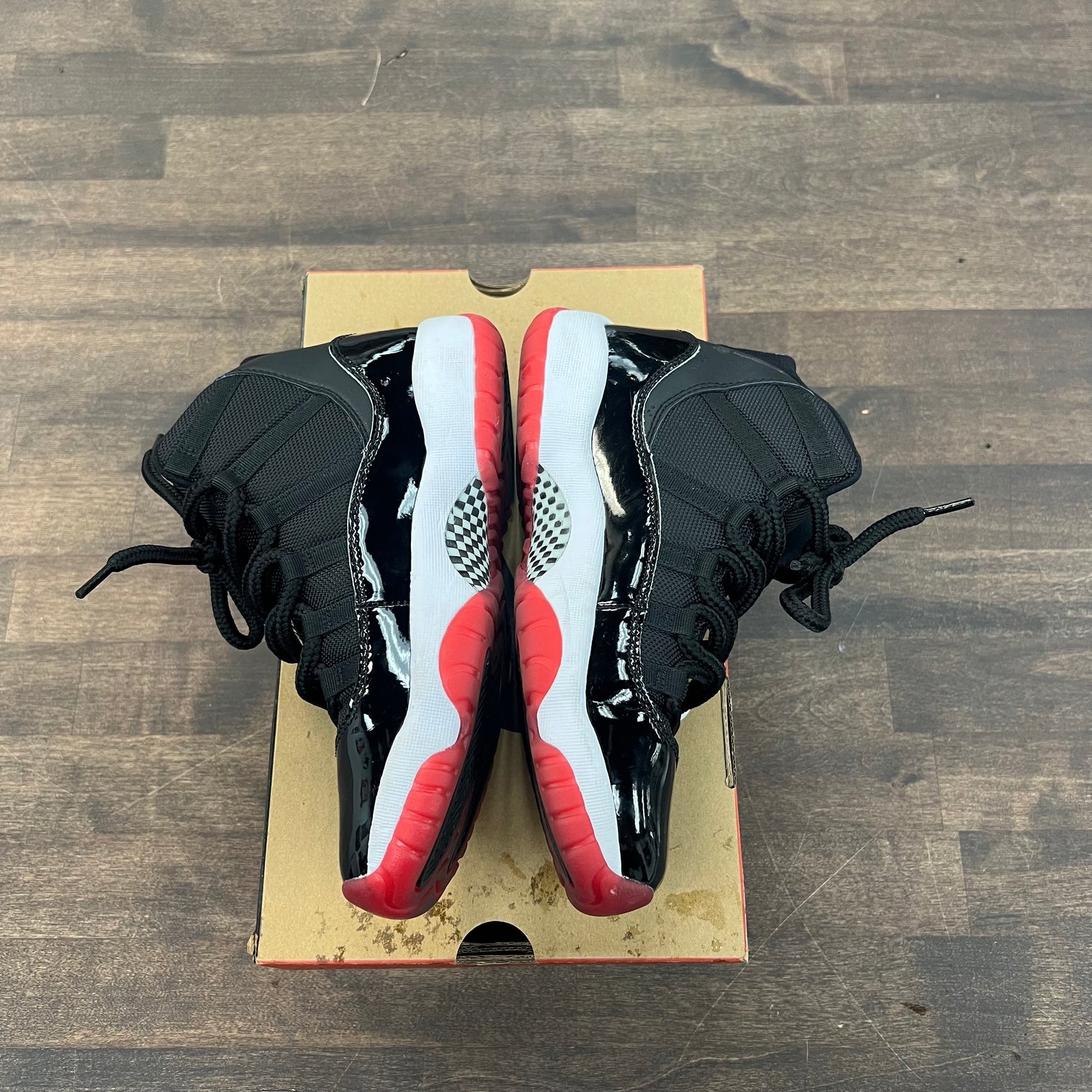 Bred Jordan 11 2019 (GS) (USED)