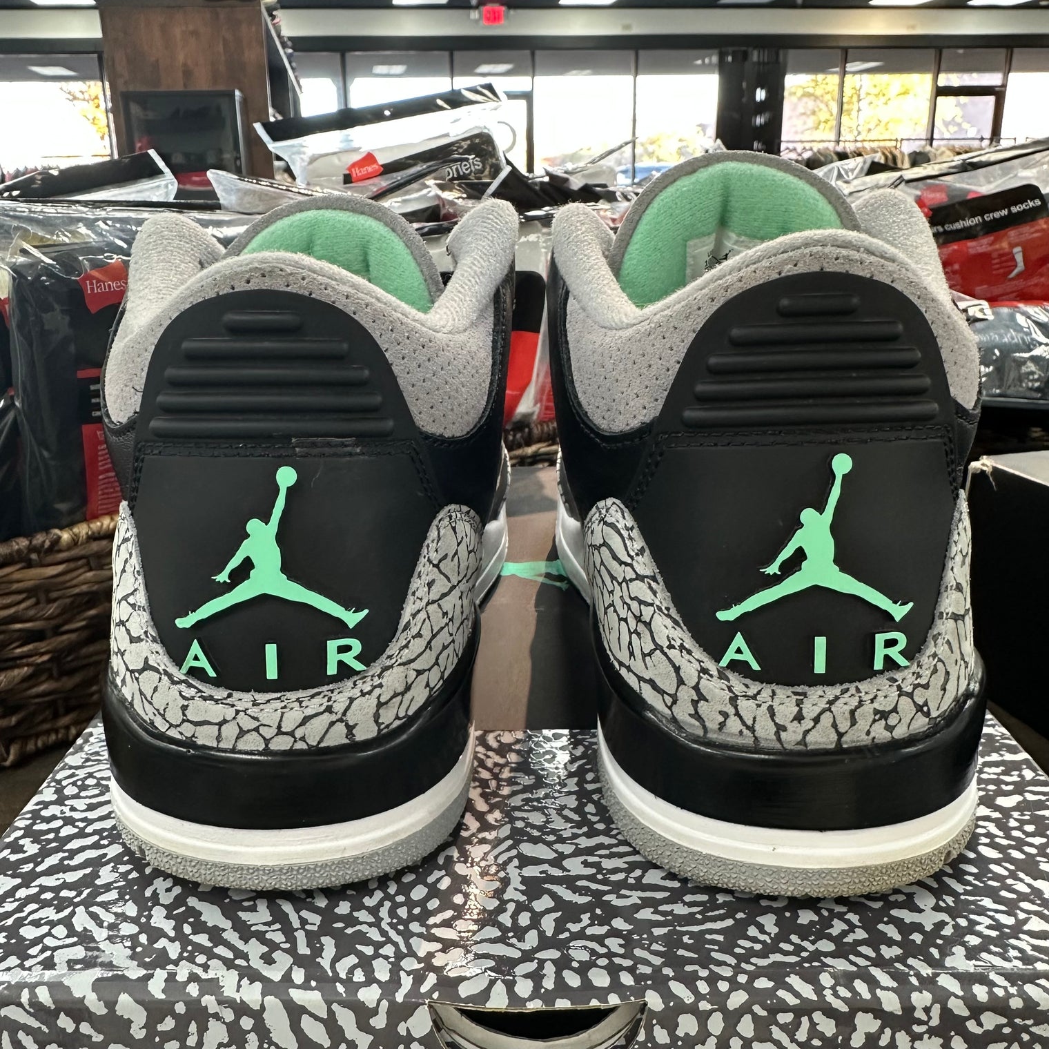 Jordan 3 Retro Green Glow (USED)