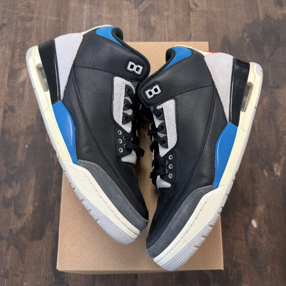 Jordan 3 Retro OG Rare Air Size 11 (Pre-Owned) - Image 1