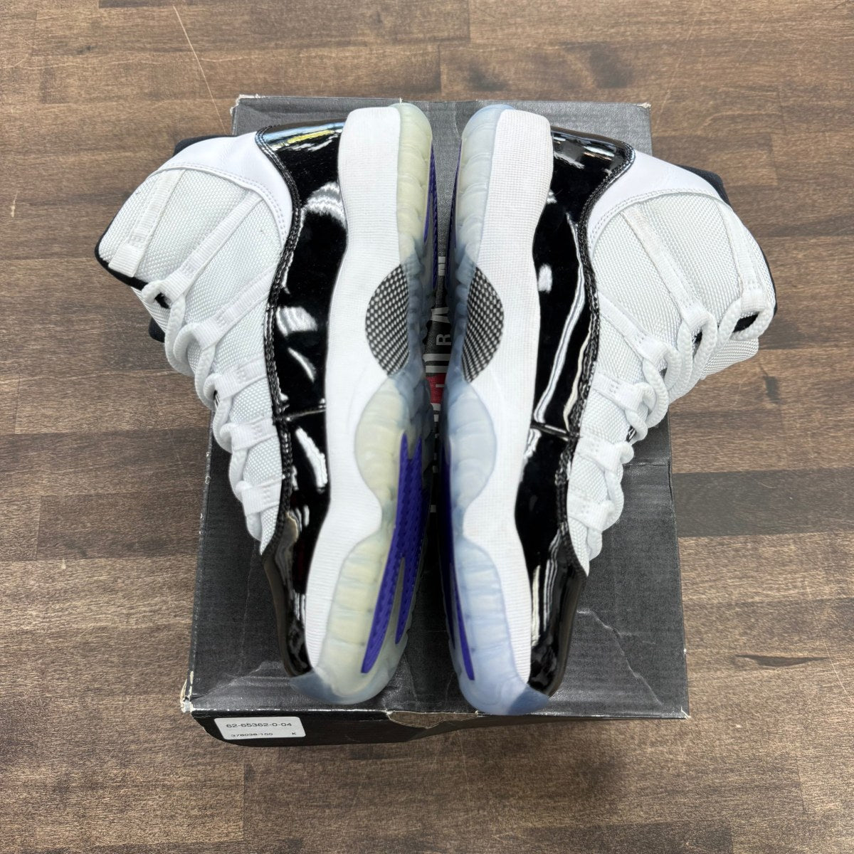 Jordan 11 Retro Concord (2018) (GS) - Image 2