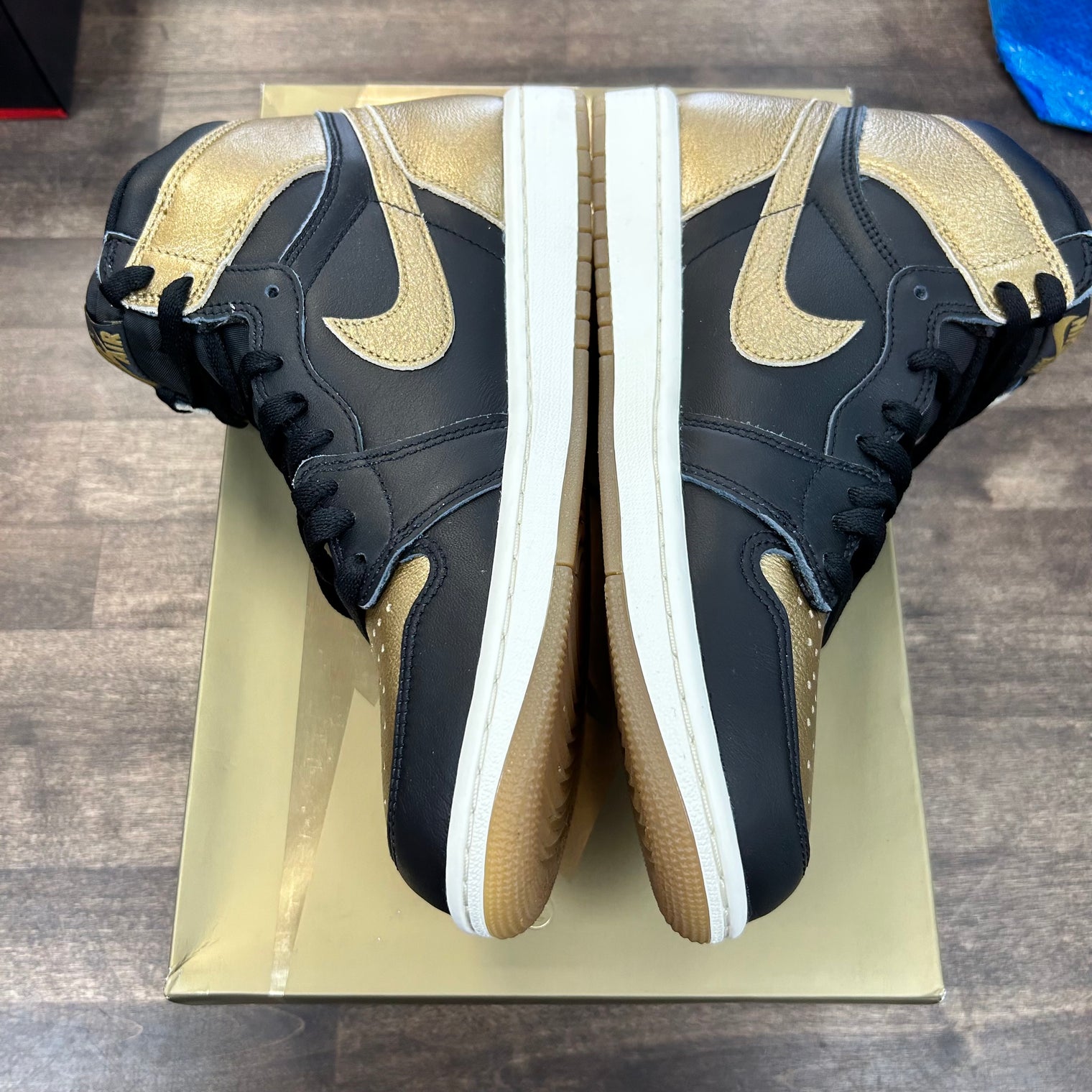 Metallic Gold Jordan 1 High (USED)