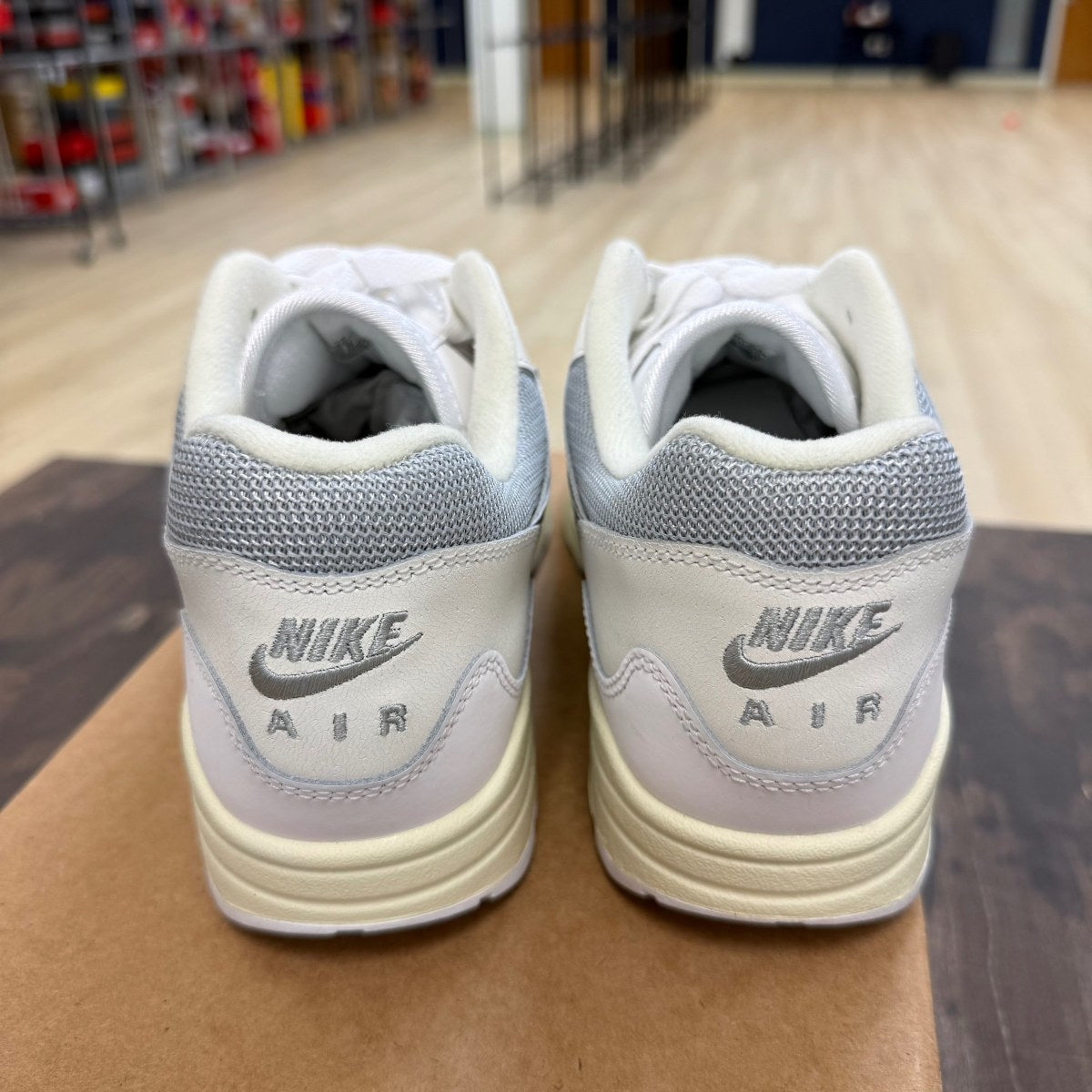 Nike Air Max 1 Patta Waves White Size 10 (Pre-Owned) - Image 4