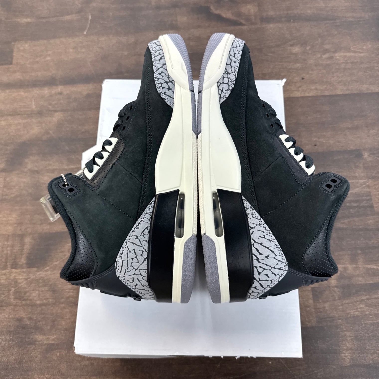 (W) Off Noir Jordan 3 (USED)