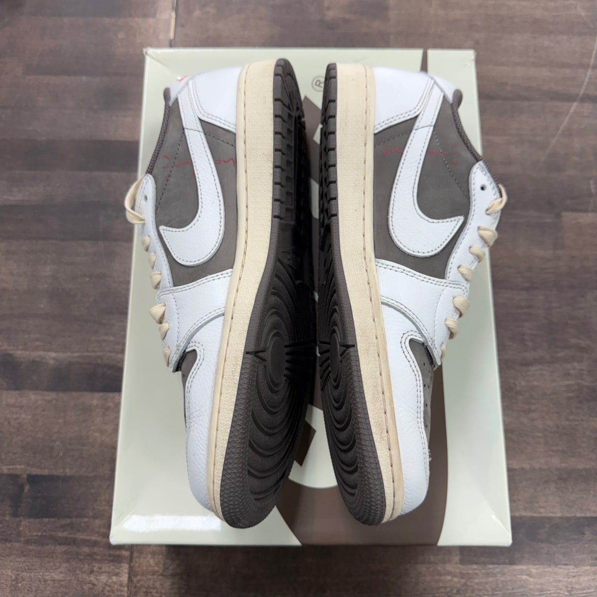 Jordan 1 Retro Low OG SP Travis Scott Reverse Mocha - Image 2