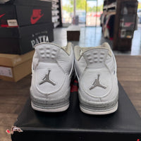 White Oreo Jordan 4 (USED)