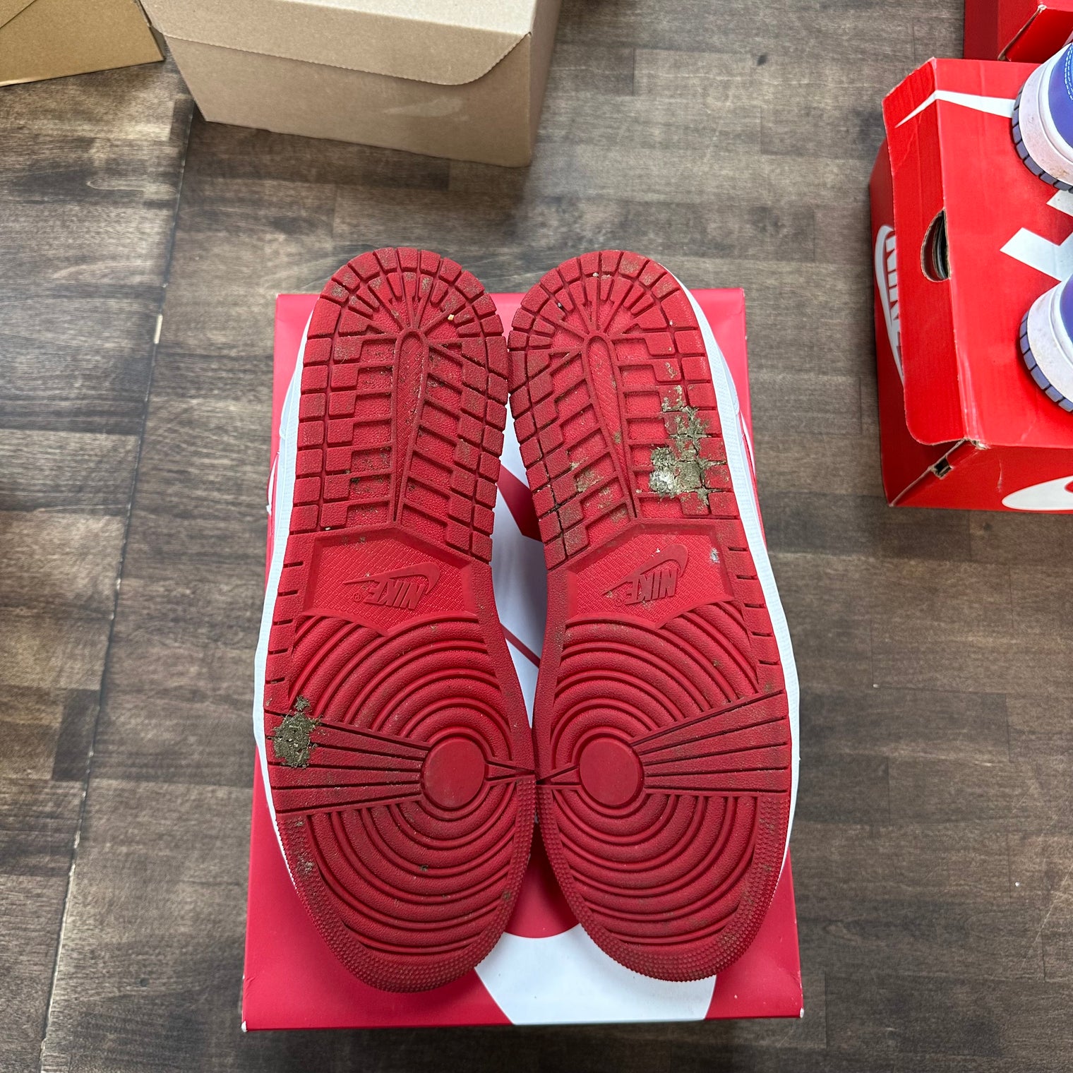 University Red Jordan 1 Low OG (USED)