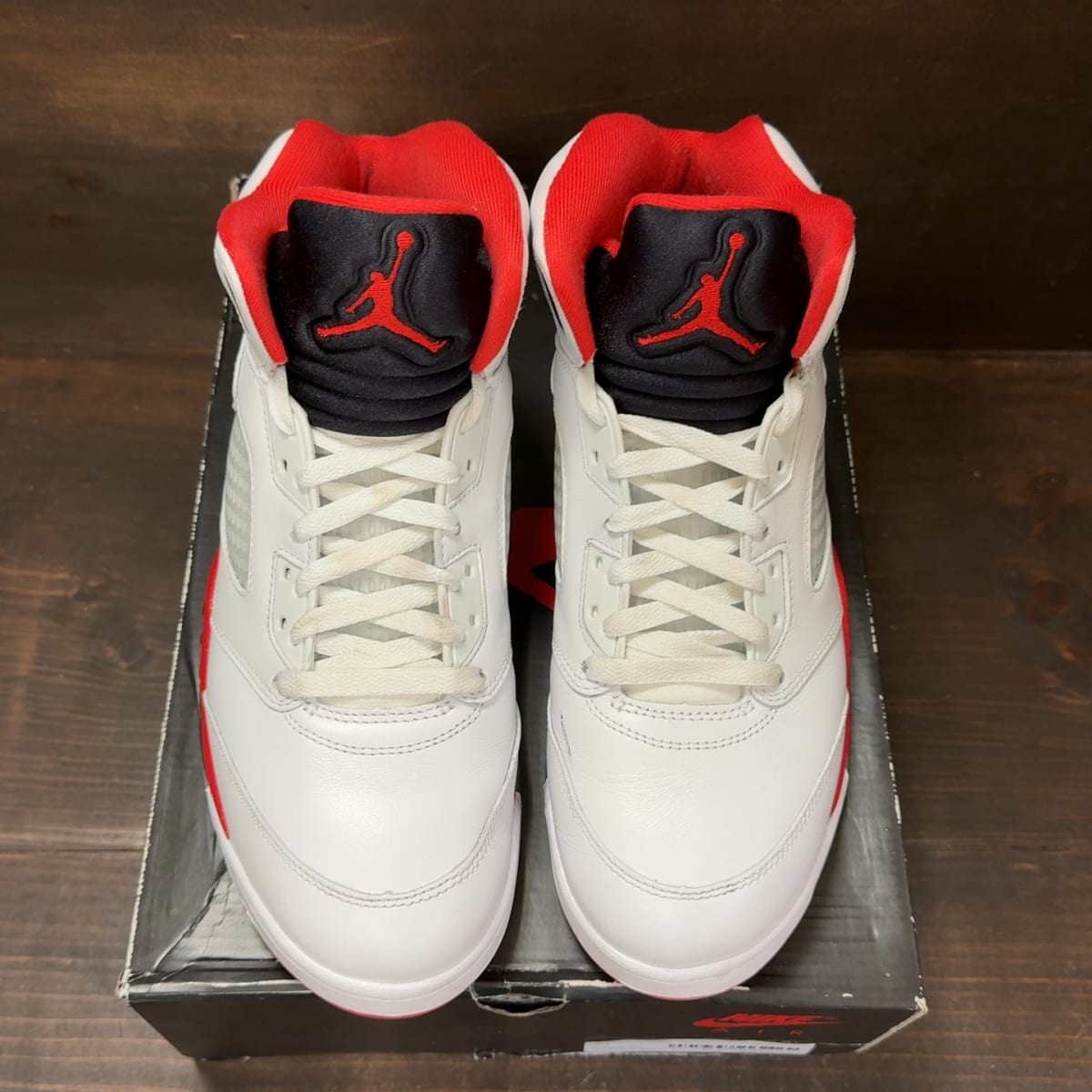 Jordan 5 Retro Fire Red Black Tongue (2025) Size 10.5 (Pre-Owned) - tag