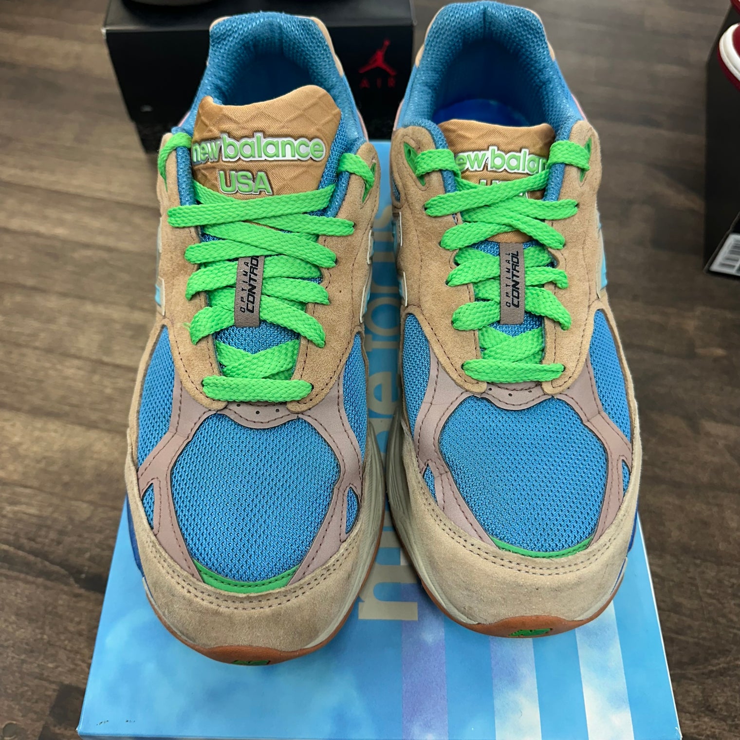 MiUSA Joe Freshgoods Outside Clothes New Balance 990v3 (USED)