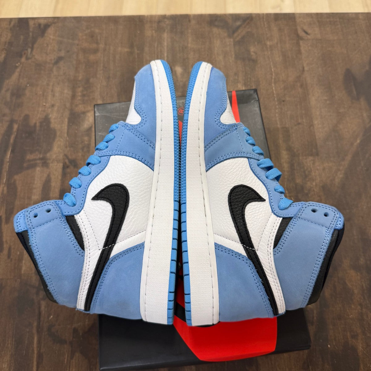 Jordan 1 Retro High OG University Blue (GS) - Image 4