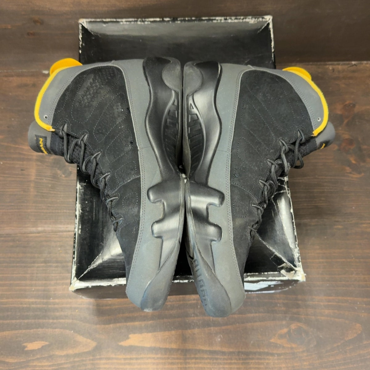 Jordan 9 Retro Dark Charcoal University Gold - Image 4