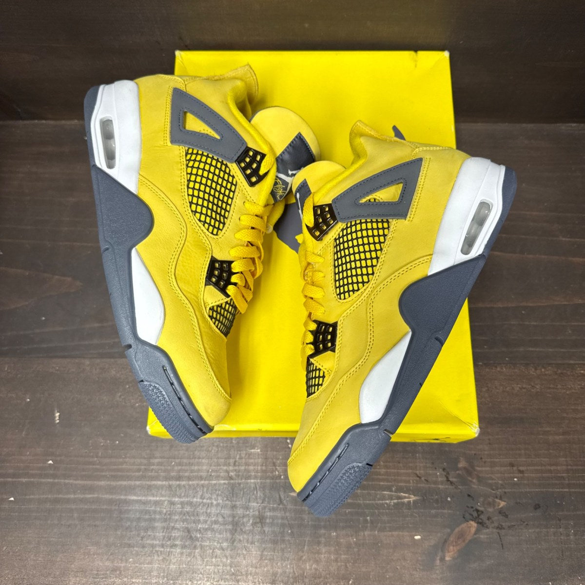 Jordan 4 Retro Lightning (2021) Size 10 (Pre-Owned) - tag