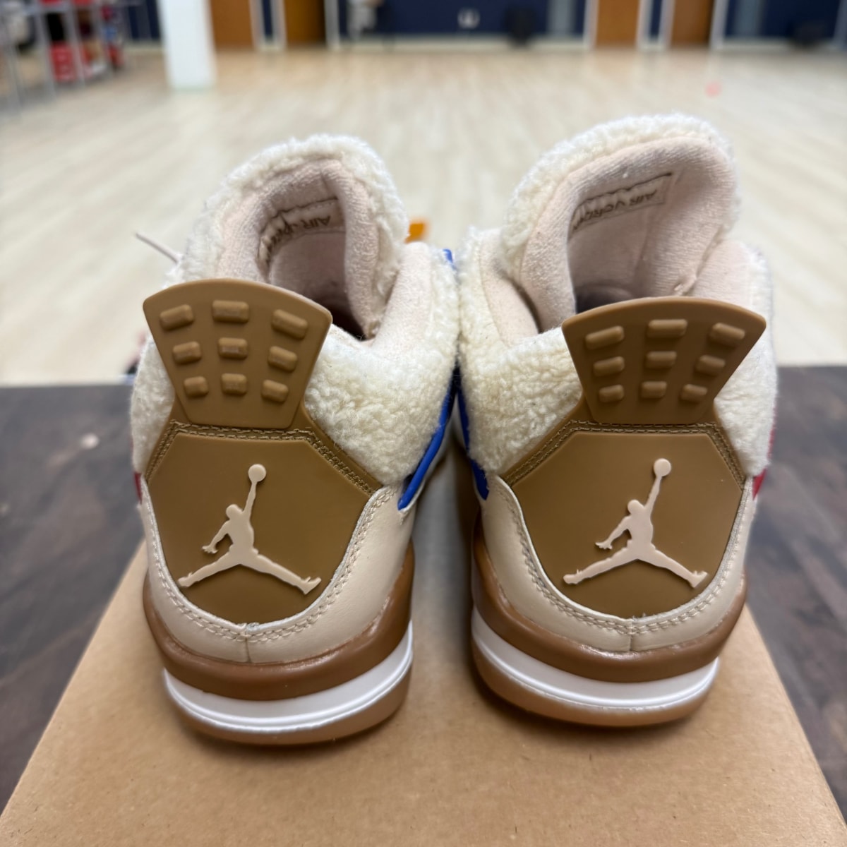 Jordan 4 Retro Where the Wild Things Are (GS) Size 6Y (Pre-Owned) - Image 5