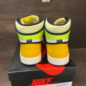Jordan 1 Retro High White Black Volt University Gold Size 9 (Pre-Owned) - Image 4