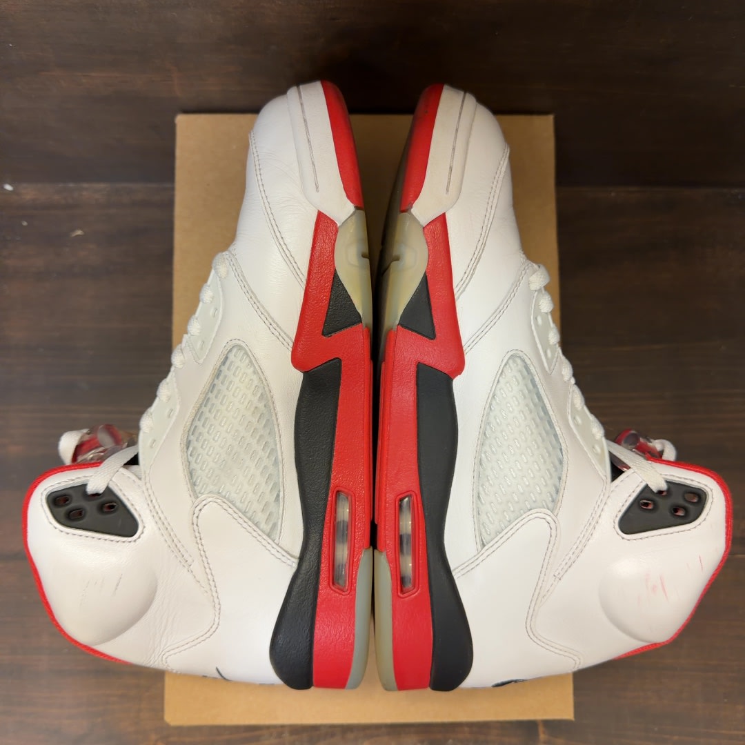 Jordan 5 Retro Fire Red Black Tongue (2025) Size 9.5 (Pre-Owned) - Image 5
