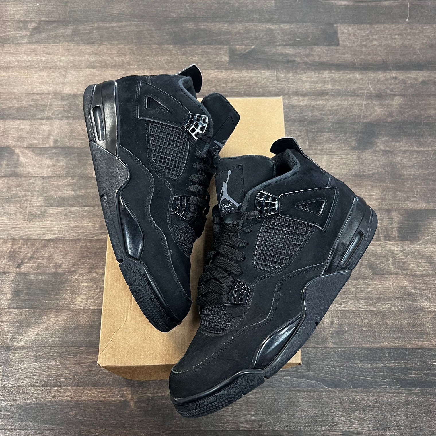 Black Cat Retro 4 (USED, No box)