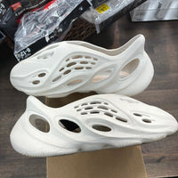 Arrarat Yeezy Foam RNNR (USED)