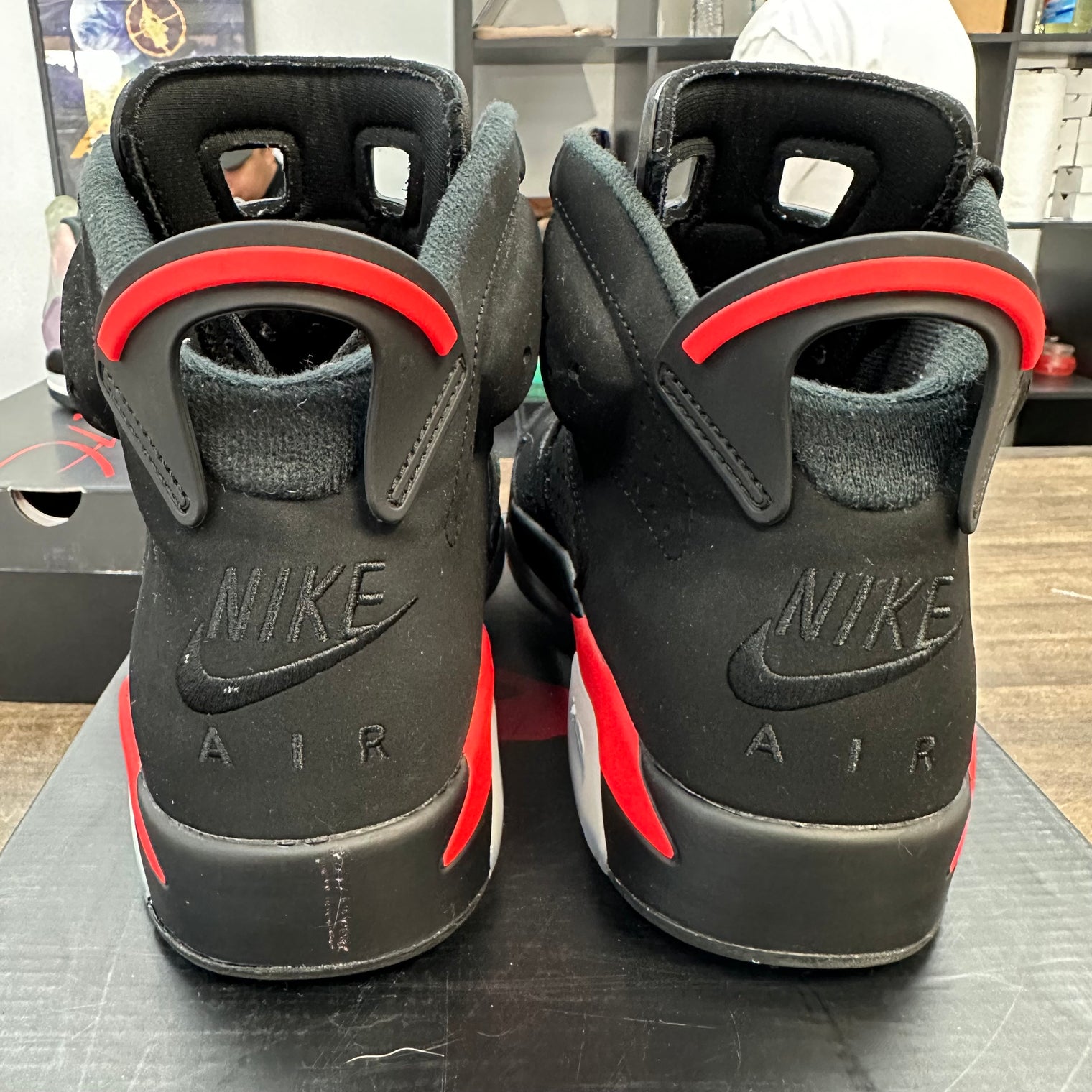 Infrared Jordan 6 Retro (Lightly Worn)