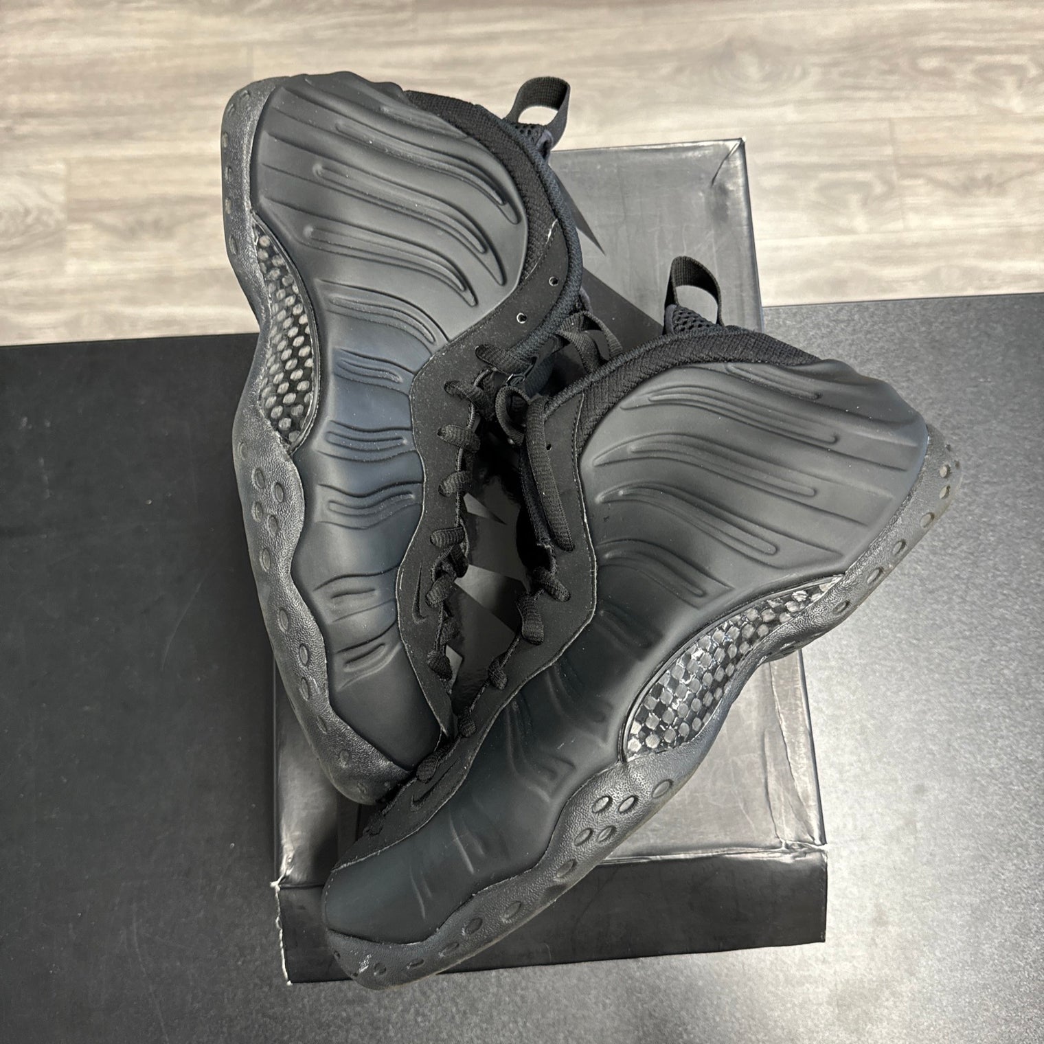 Black Anthracite Foamposite (USED)