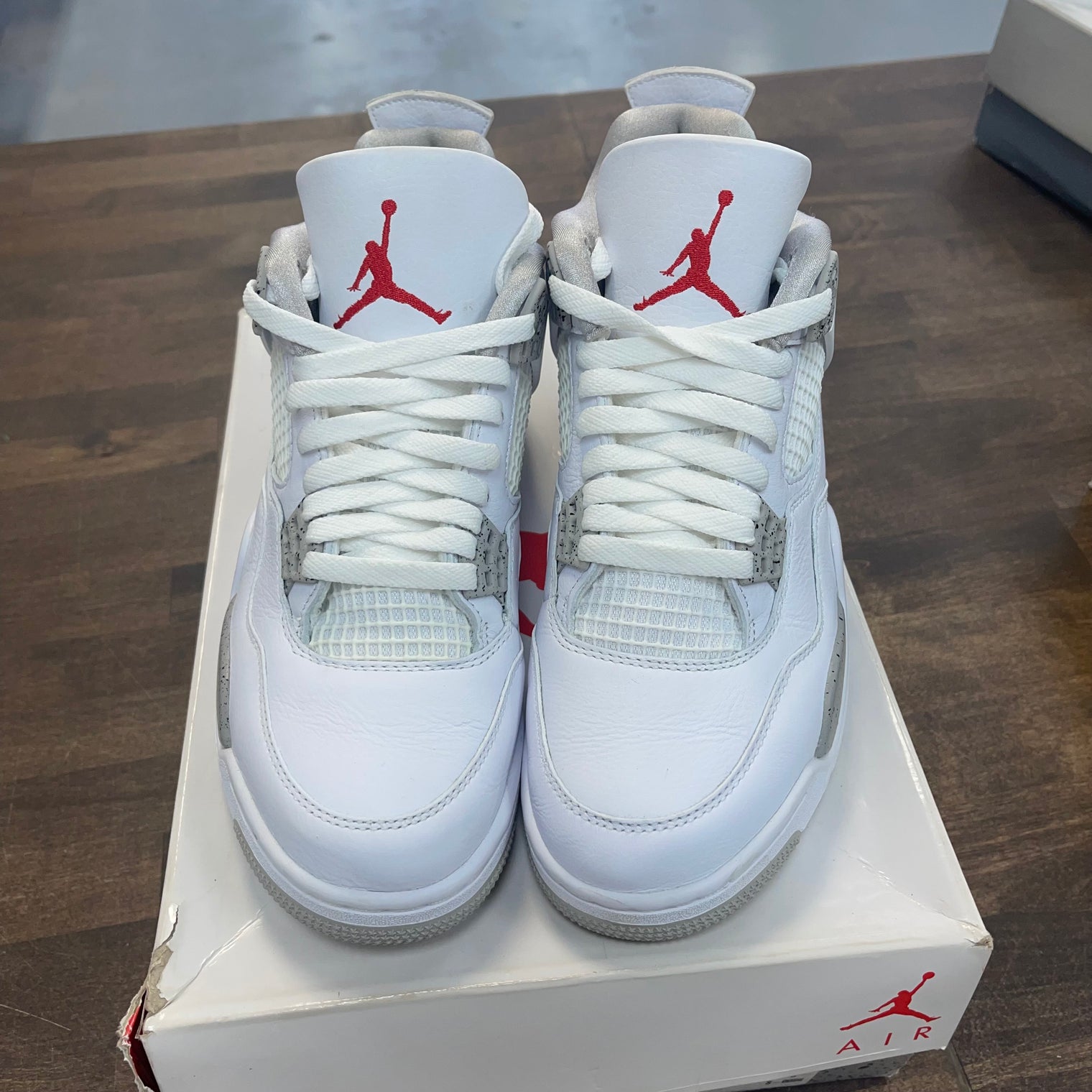 White Oreo Jordan 4 (USED)