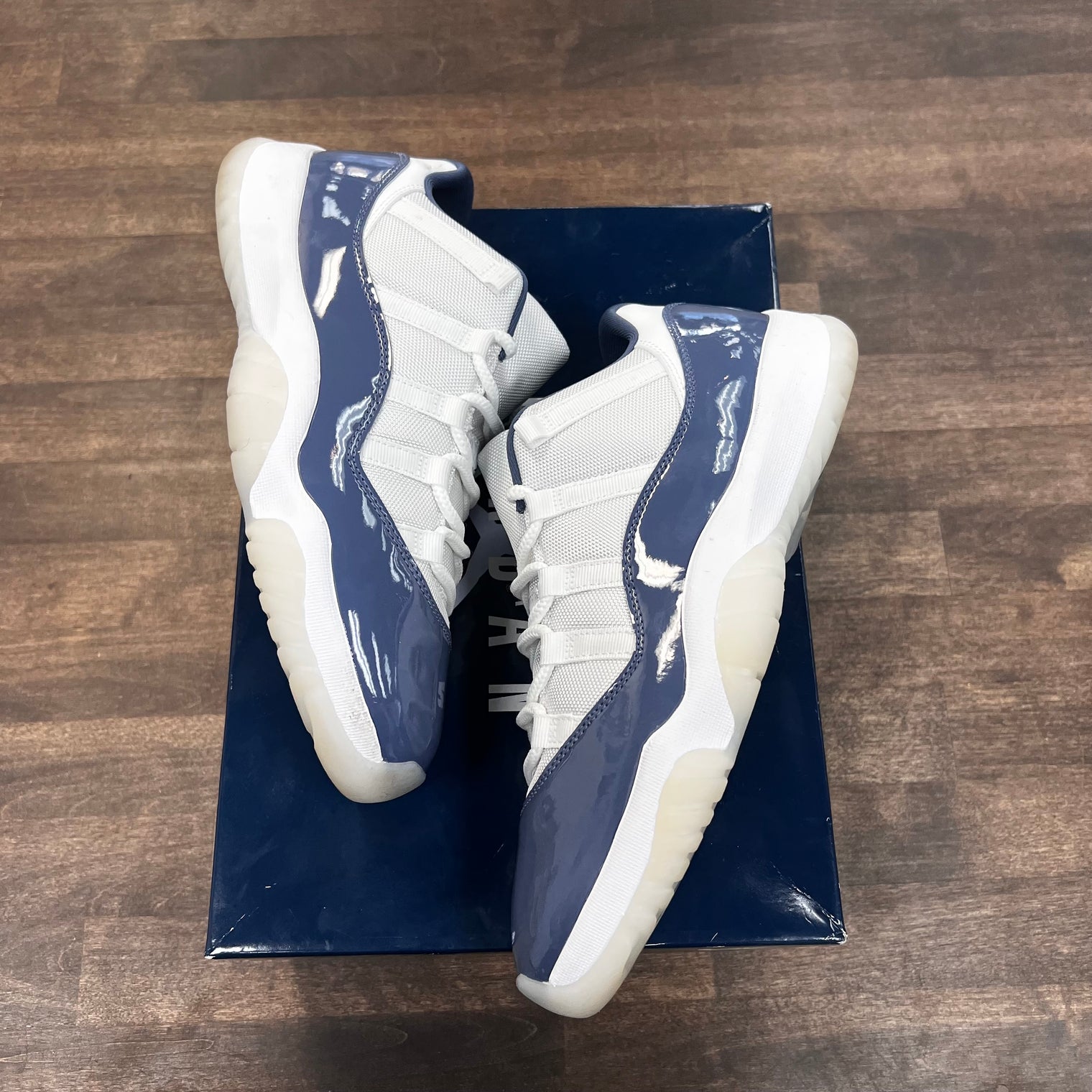 Diffused Blue Jordan 11 Low (USED)