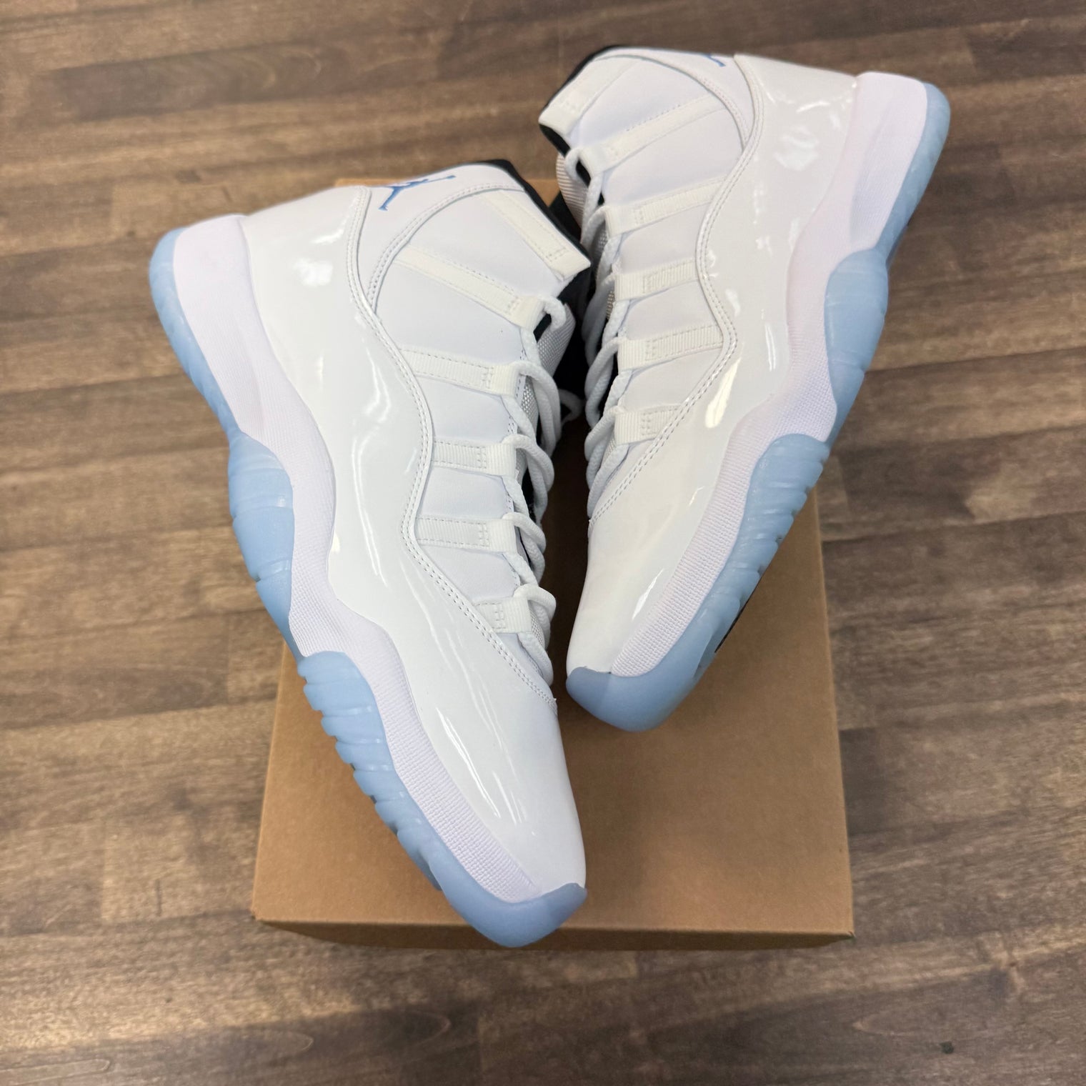 Legend Blue Jordan 11 (2024) (USED,No Box)