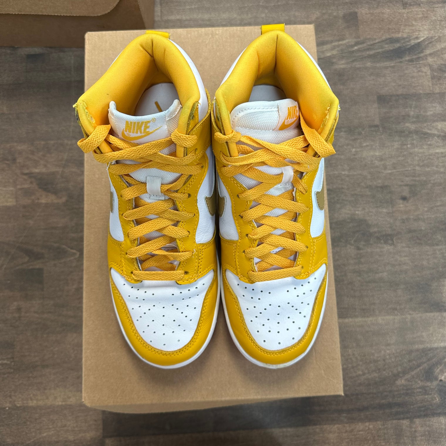 University Gold Dunk High (W) (USED,No Box)