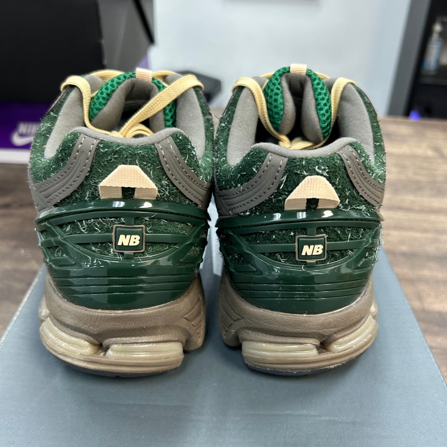 size? Exclusive Diamond District Pack Green New Balance 1906R (Used)