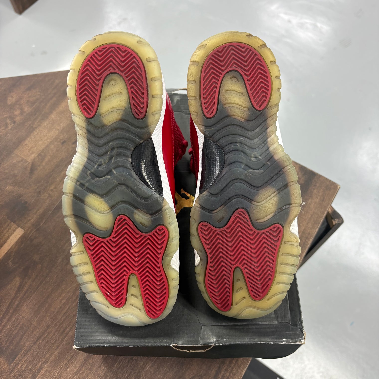 Win like 96 Jordan 11 (GS) (USED, Replacement Box)