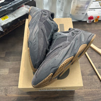 Utility Black Yeezy 700 (USED)