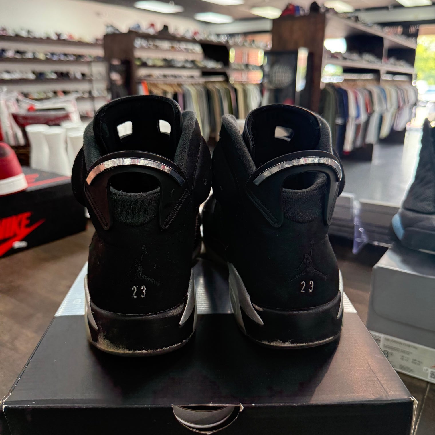 Chrome Jordan 6 Retro (USED)