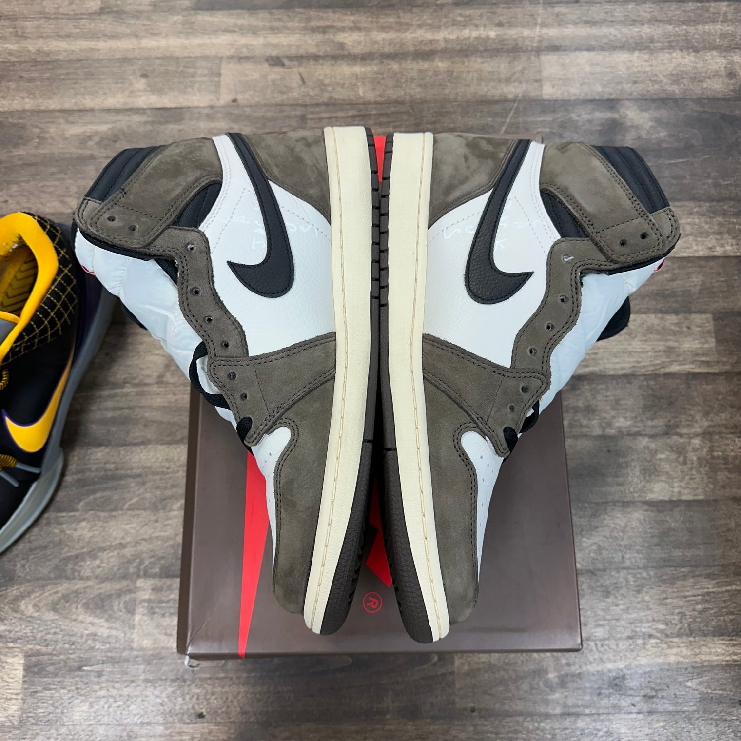 Travis Scott Mocha Jordan 1 High (USED)