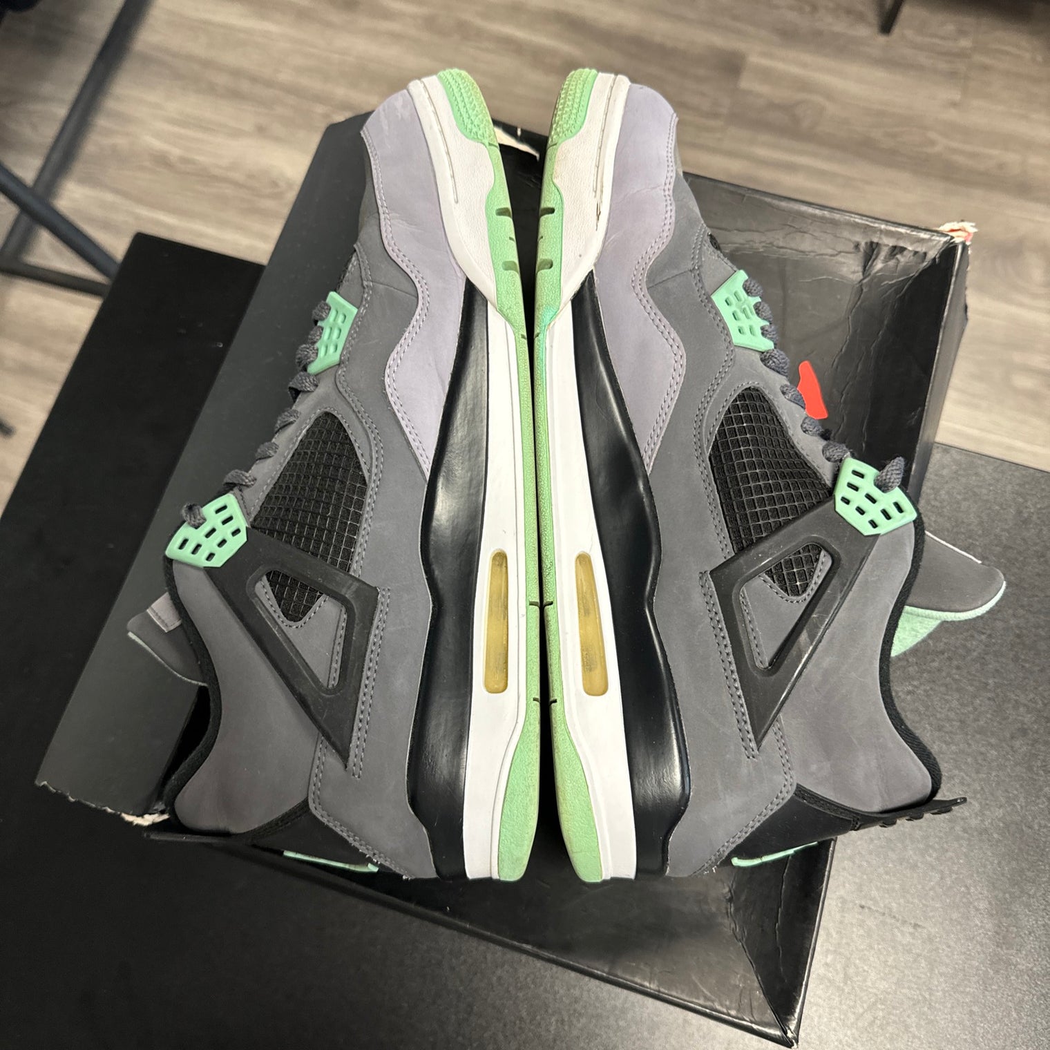 Jordan 4 Green Glow (USED)