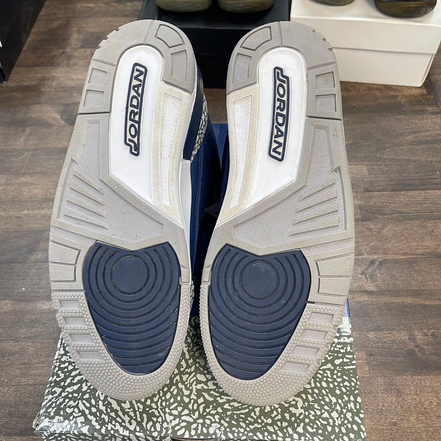 Georgetown Jordan 3 Retro (USED)