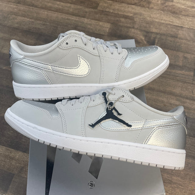 Metallic Silver Jordan 1 Low OG (USED)