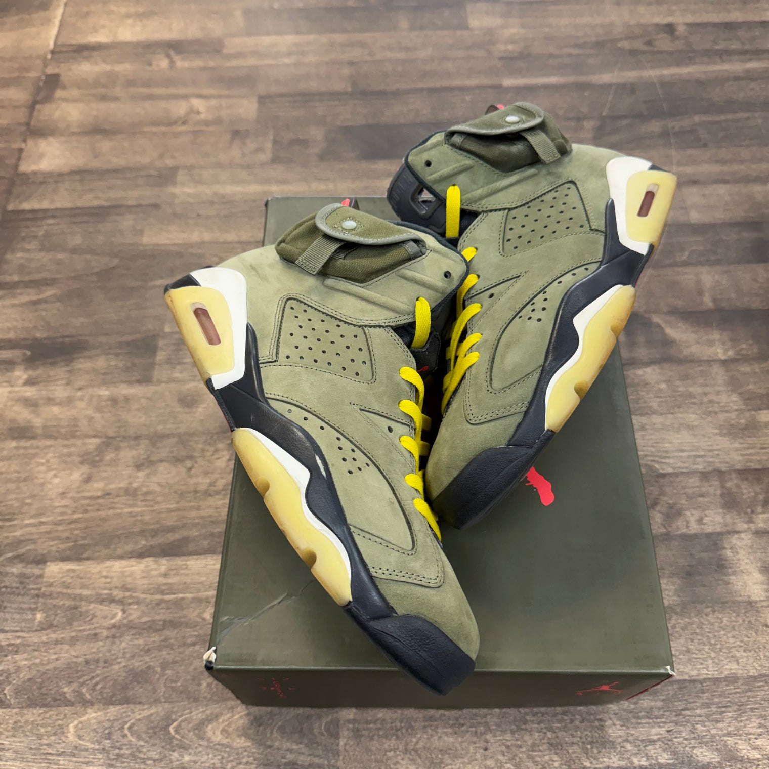 Olive Travis Scott Jordan 6 Retro (USED)