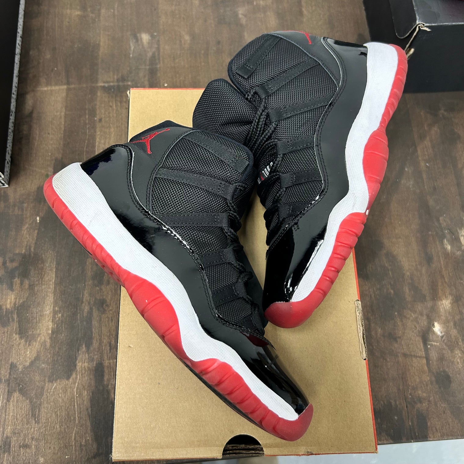 Bred Jordan 11 (2019) (USED)