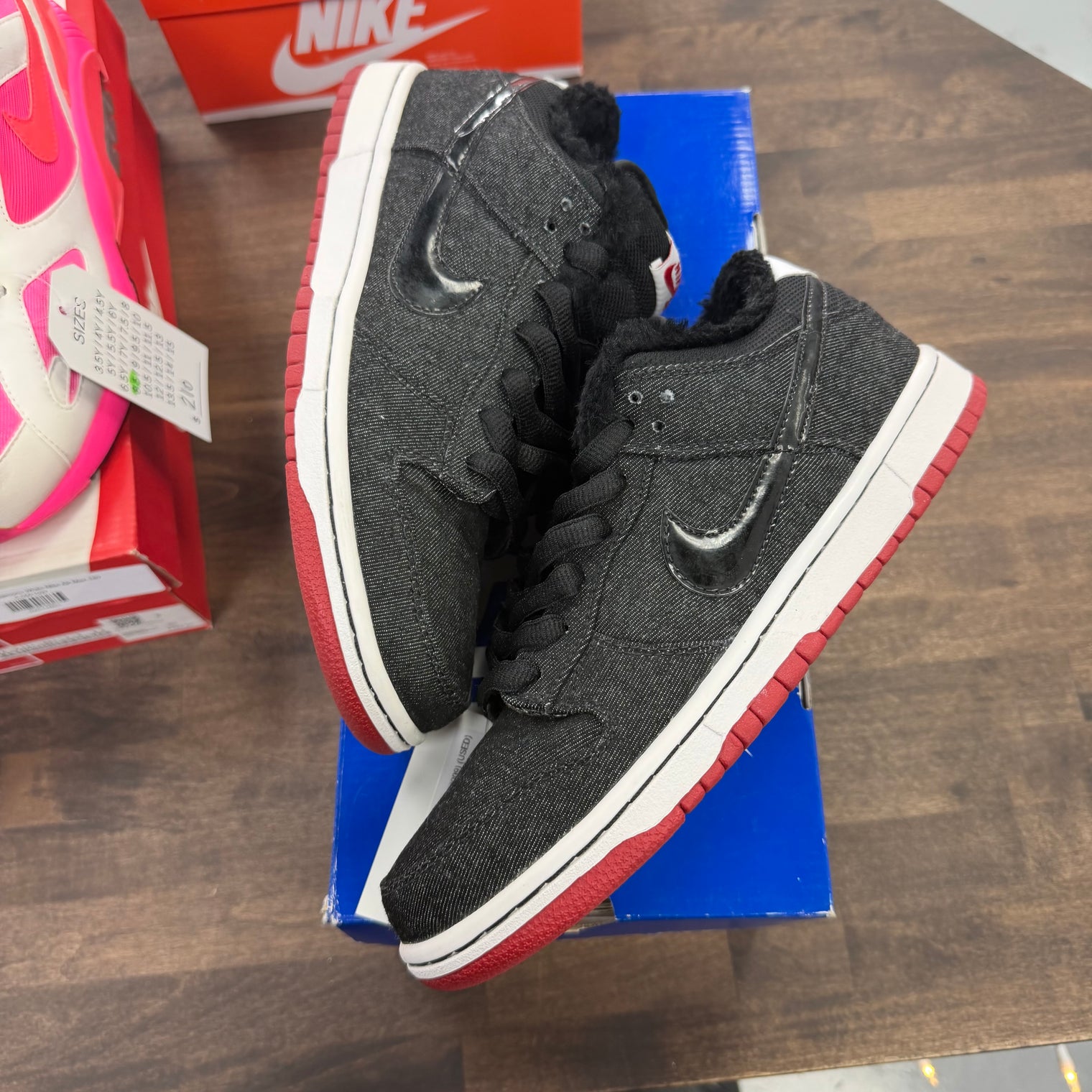 Larry Perkins Nike SB Dunk Low (2009) (USED)