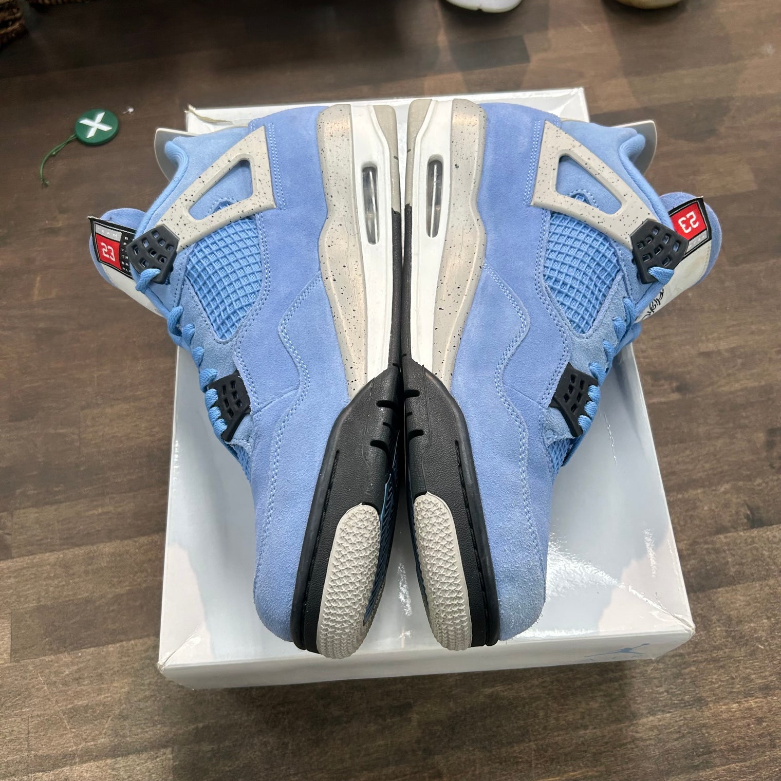 University Blue Jordan 4 Retro (USED)