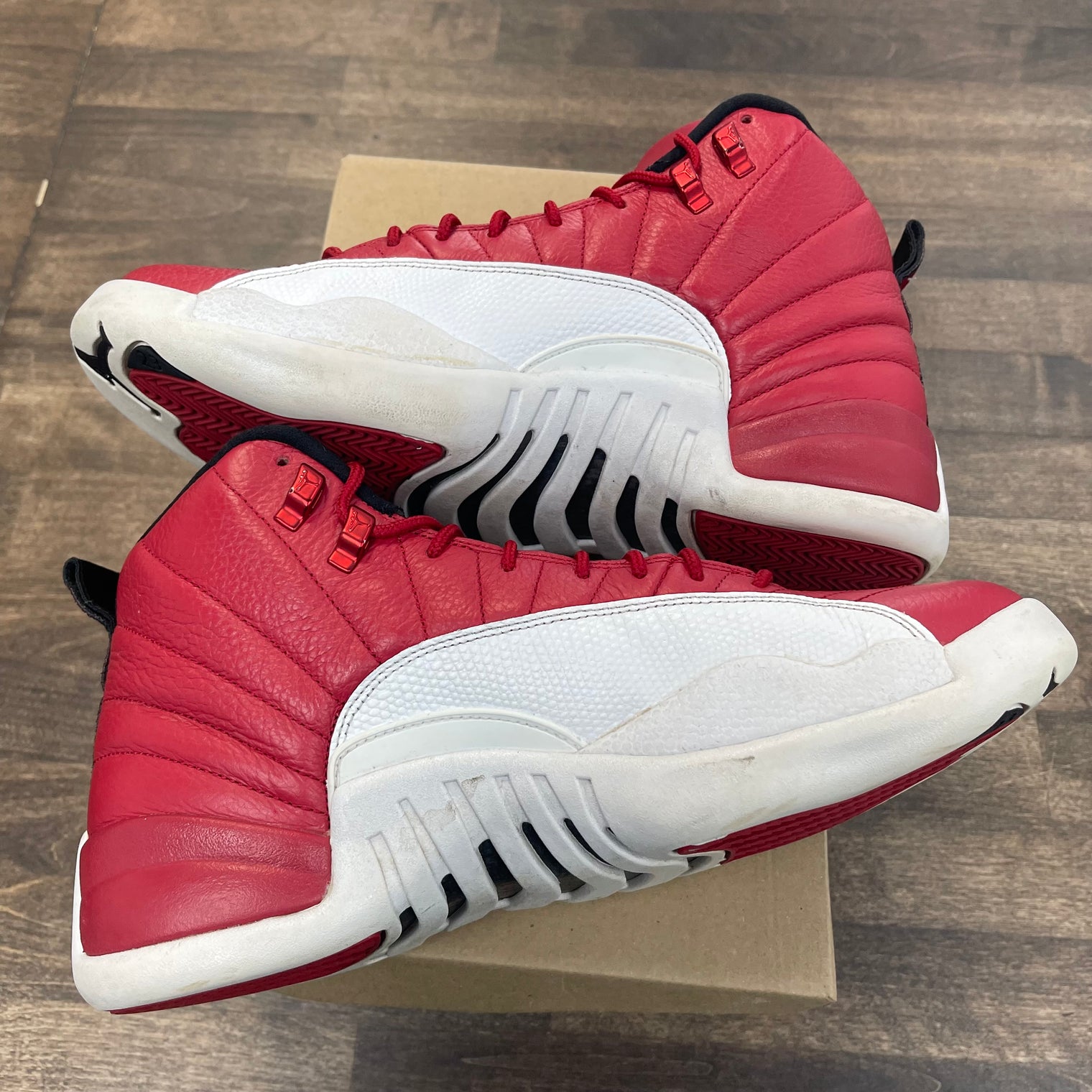 Gym Red Jordan 12 (USED,No Box,No Insole)