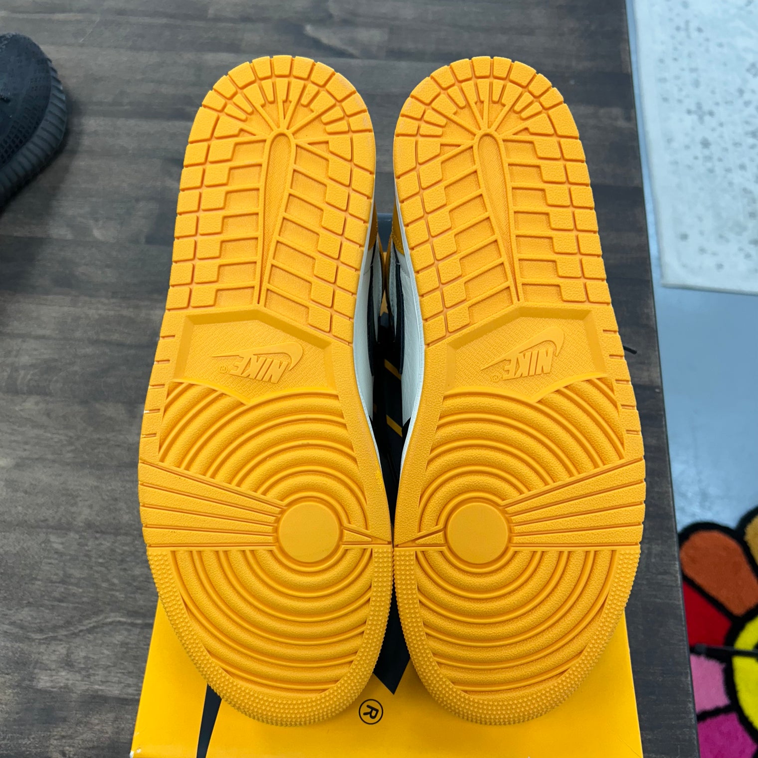 Taxi Yellow Toe Jordan 1 High (USED)