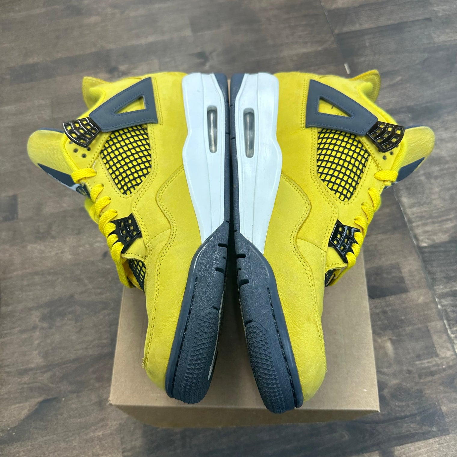 Lightning Jordan 4 (USED, No Box)